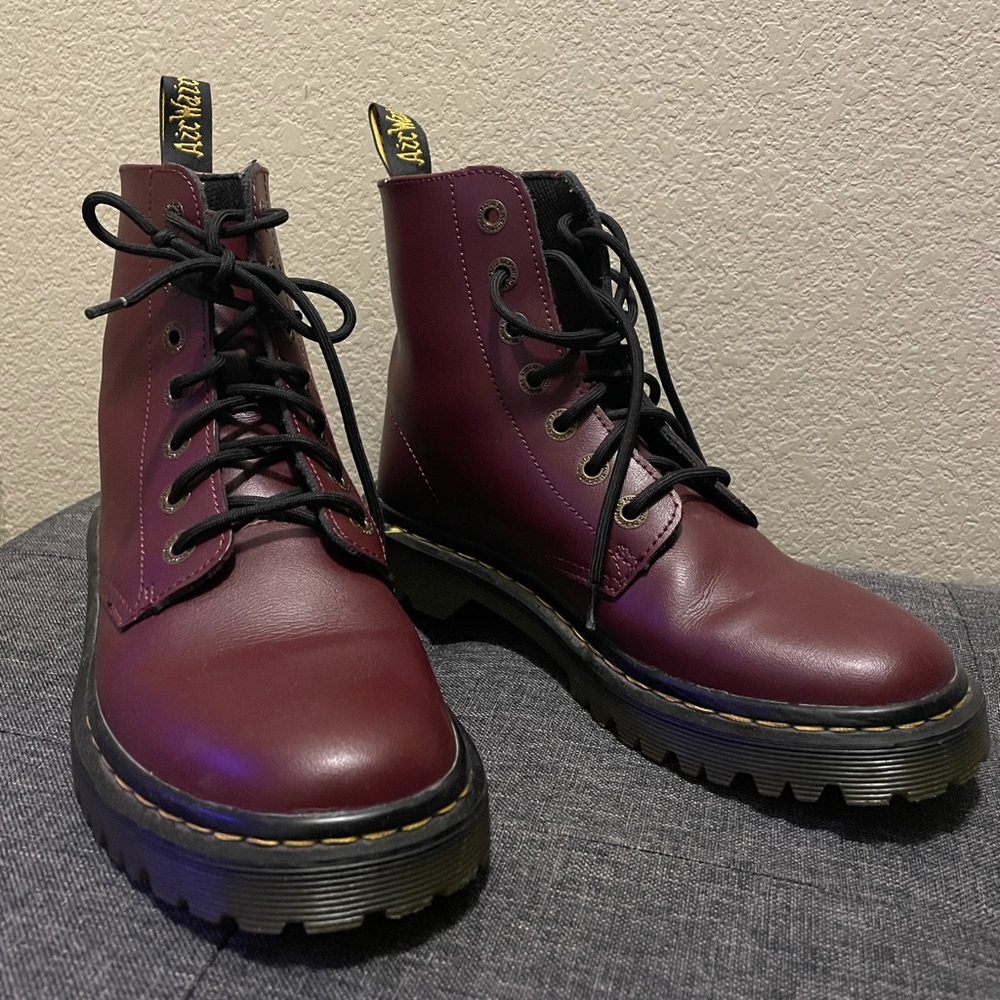 🥾 Maroon Doc Martin Boots 🥾